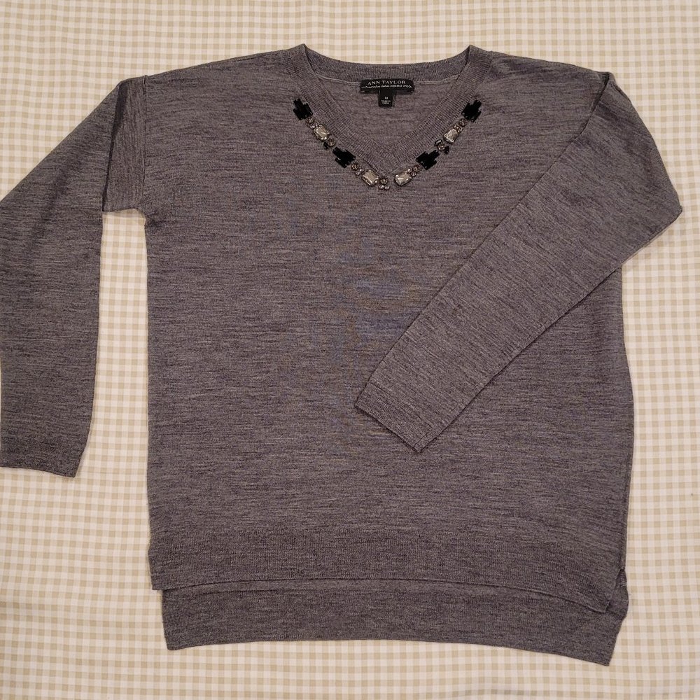 ANN TAYLOR wool V-neck beaded sweater  size M